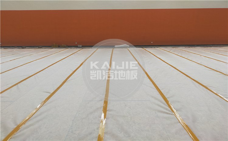 廣州天河區(qū)長大公路培訓學校籃球館木地板案例-凱潔體育地板
